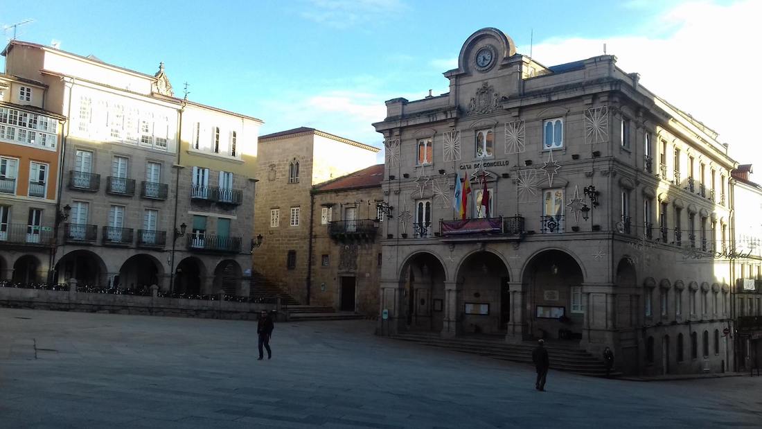 concello_ourense_praza_maior_decorado_navidad