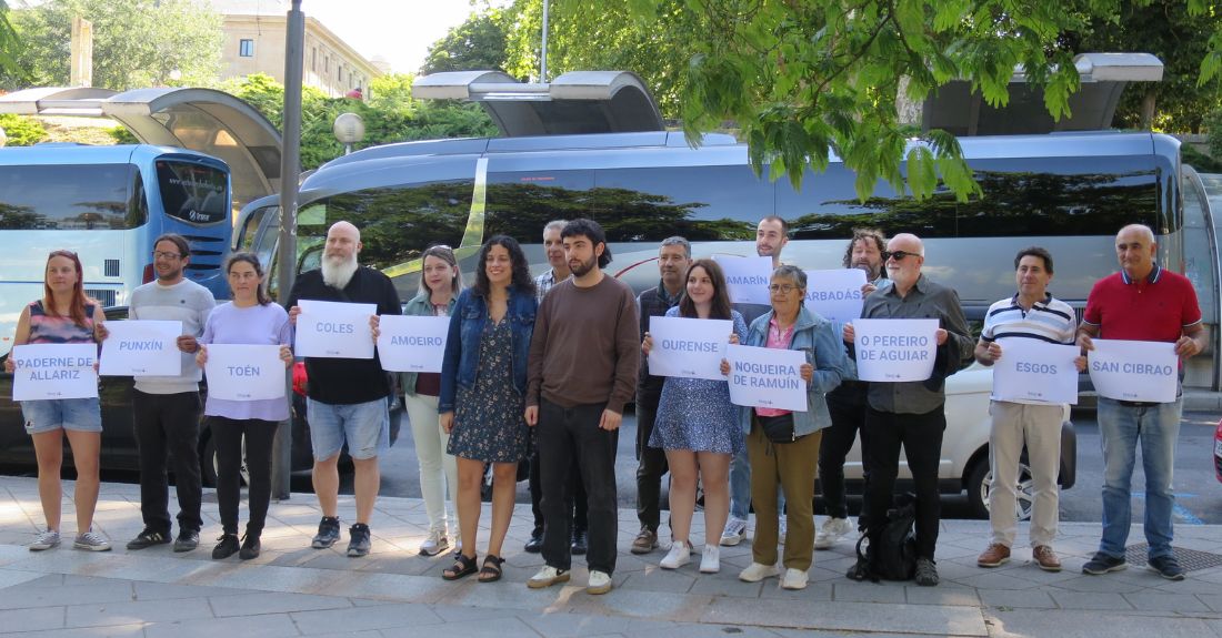 Artai Gavilanes e Noa Presas, acompañados de cargos institucionais do BNG en Concellos da comarca