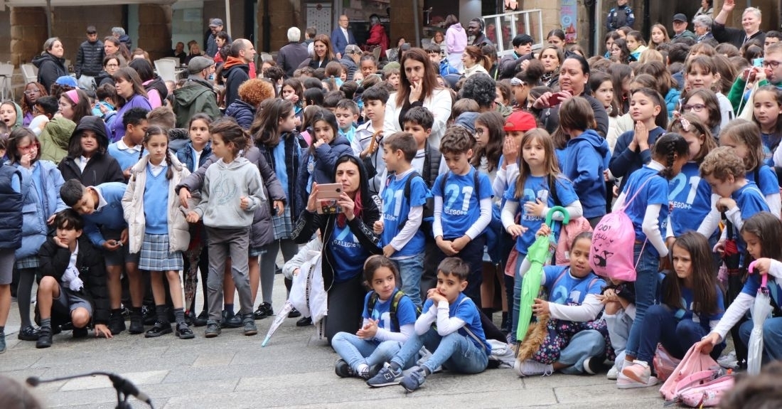 O alumnado de Ourense festexa o Día das Letras Galegas