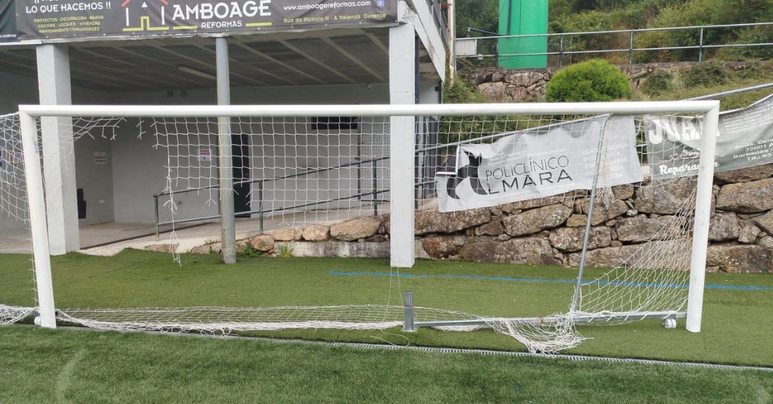 Barbadás denuncia os actos vandálicos no campo de fútbol dos Carrís