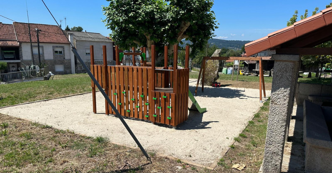 Novo parque infantil en Bergueira, Amoeiro