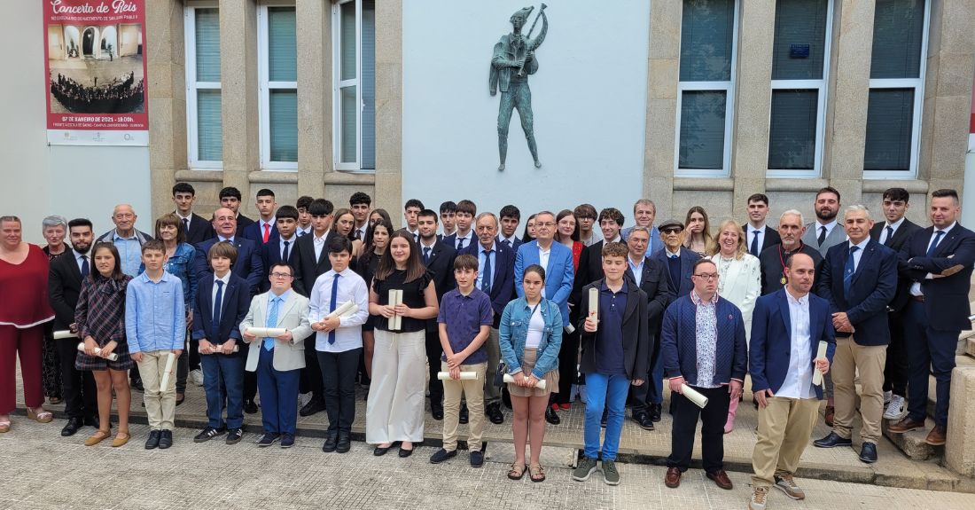 O alumnado da Escola Provincial de Gaitas de Ourense recibe os diplomas do curso 2023-2024