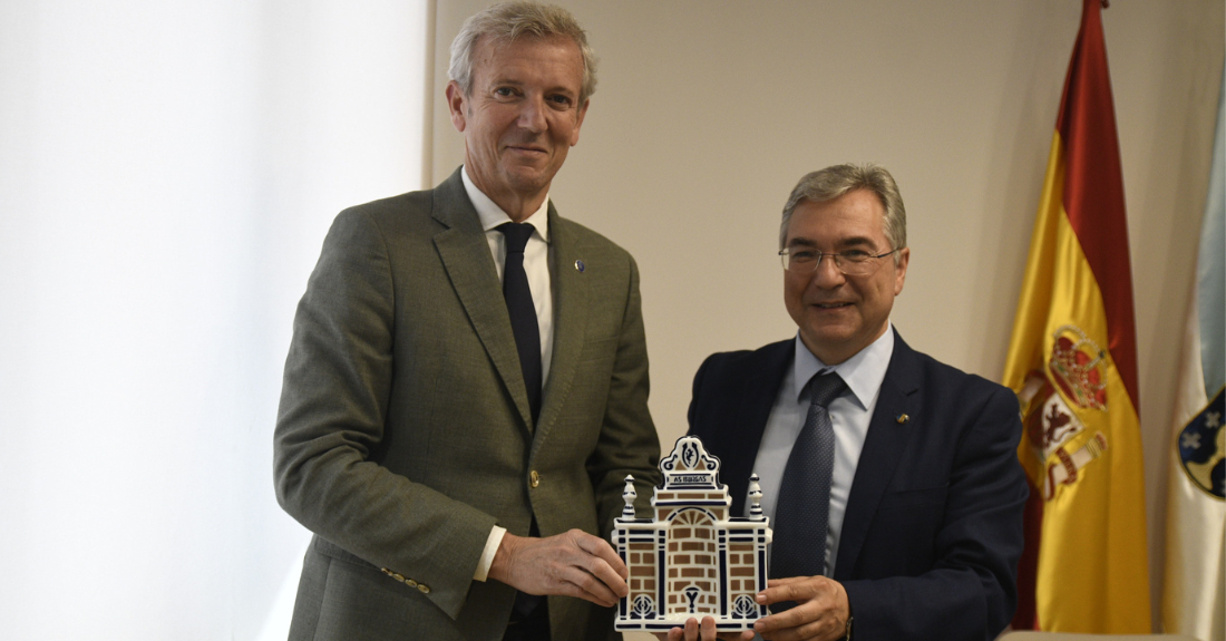 O presidente da Xunta de Galicia, Alfonso Rueda, nun encontro co presidente da deputación de Ourense, Luis Menor