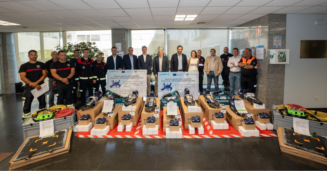 A Xunta entrega novo equipamento de rescate aos GES