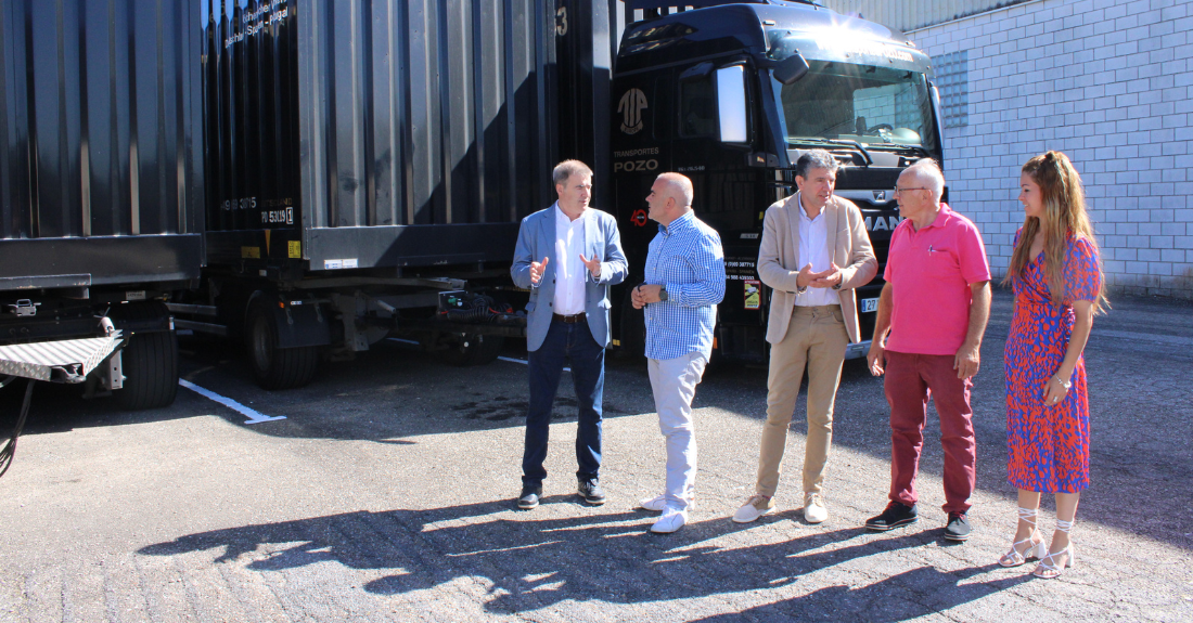 O Delegado da Xunta en Ourense, Manuel Pardo, visita a empresa Transportes Pozo