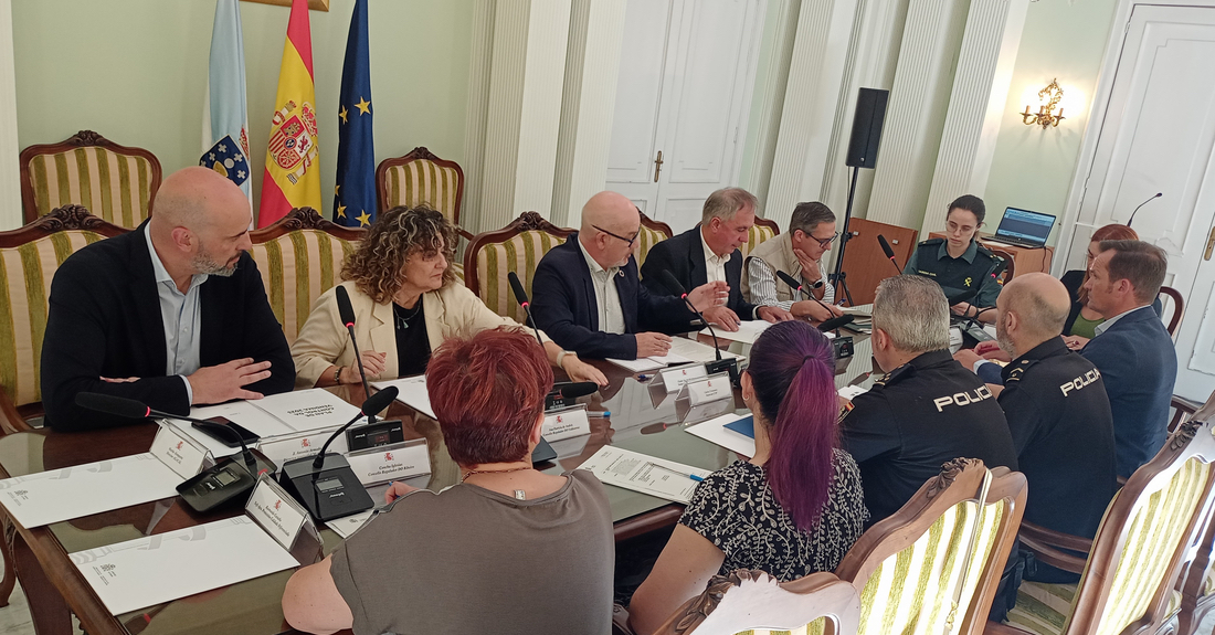 Reunión da Delegación coas forzas de seguridade