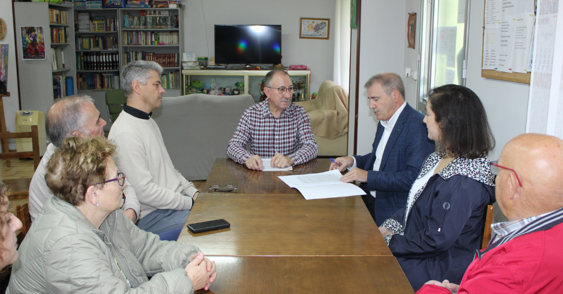 Manuel Pardo cun encontro coa veciñanza de Vista Hermosa