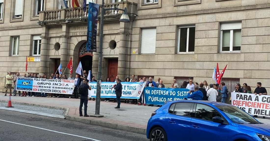 Mobilizacións fronte á Subdelegación do Goberno de Ourense polas pensións