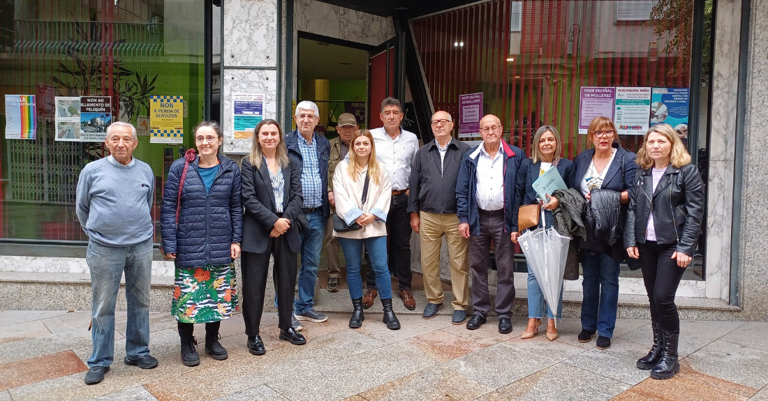 O PSOE de Ourense nun encontro coa veciñanza de Peliquín