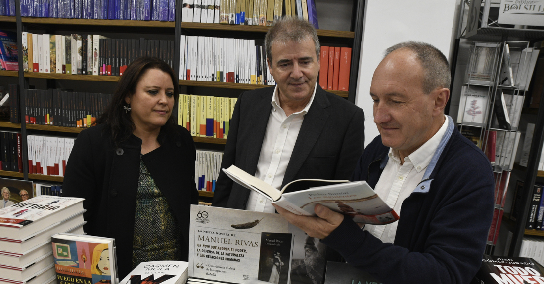 Manuel Pardo visita a libraría 'Tanco', en Ourense