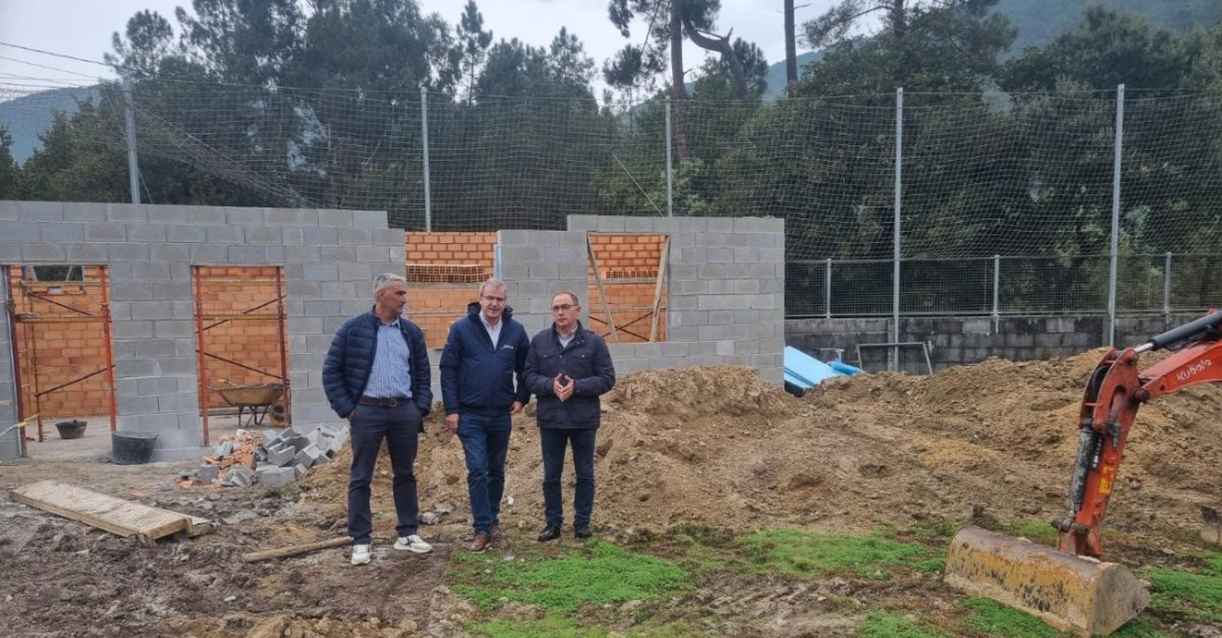 Obras no campo da Queixeira