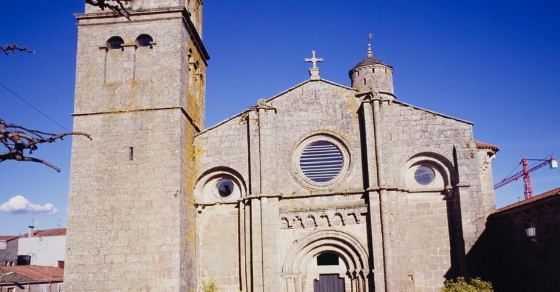 Colexiata de Santa María a Real de Xunqueira de Ambía