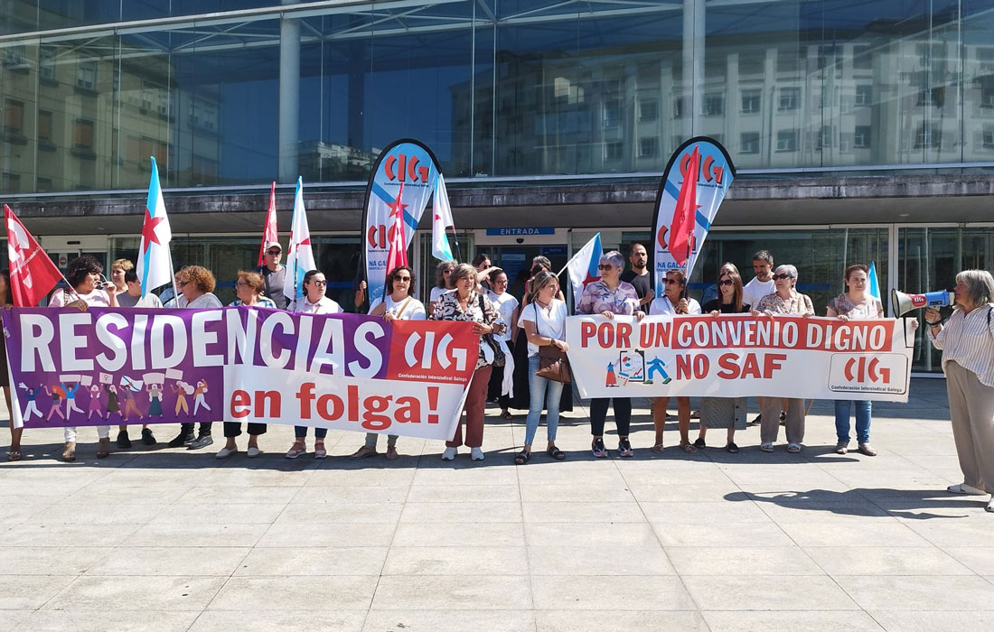 Lugo-Concentracion-traballadoras-residencias