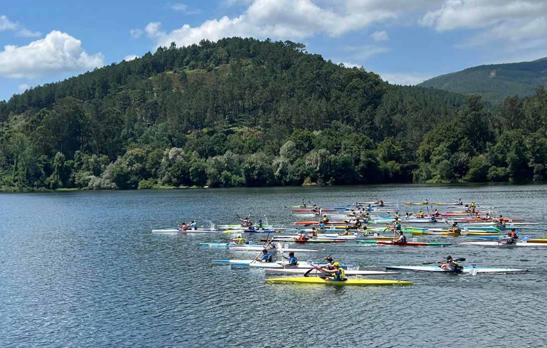 regata-piraguismo-ournese-castrelo-dee-miño