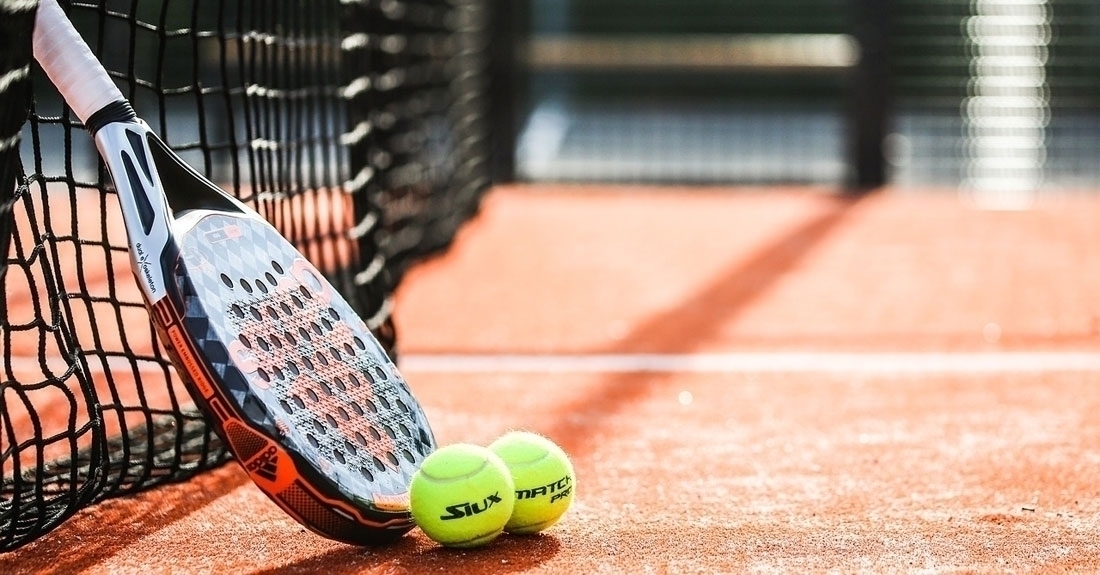 padel recurso imaxe raqueta
