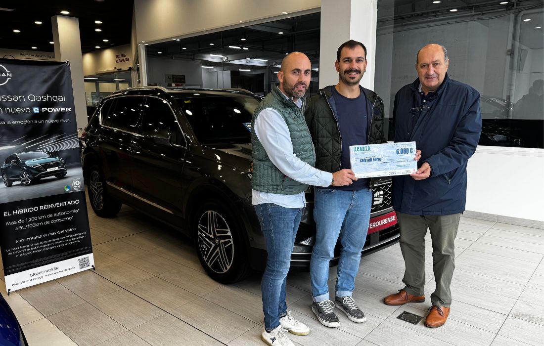 entrega-cheque-salon-vehiculo-expourense