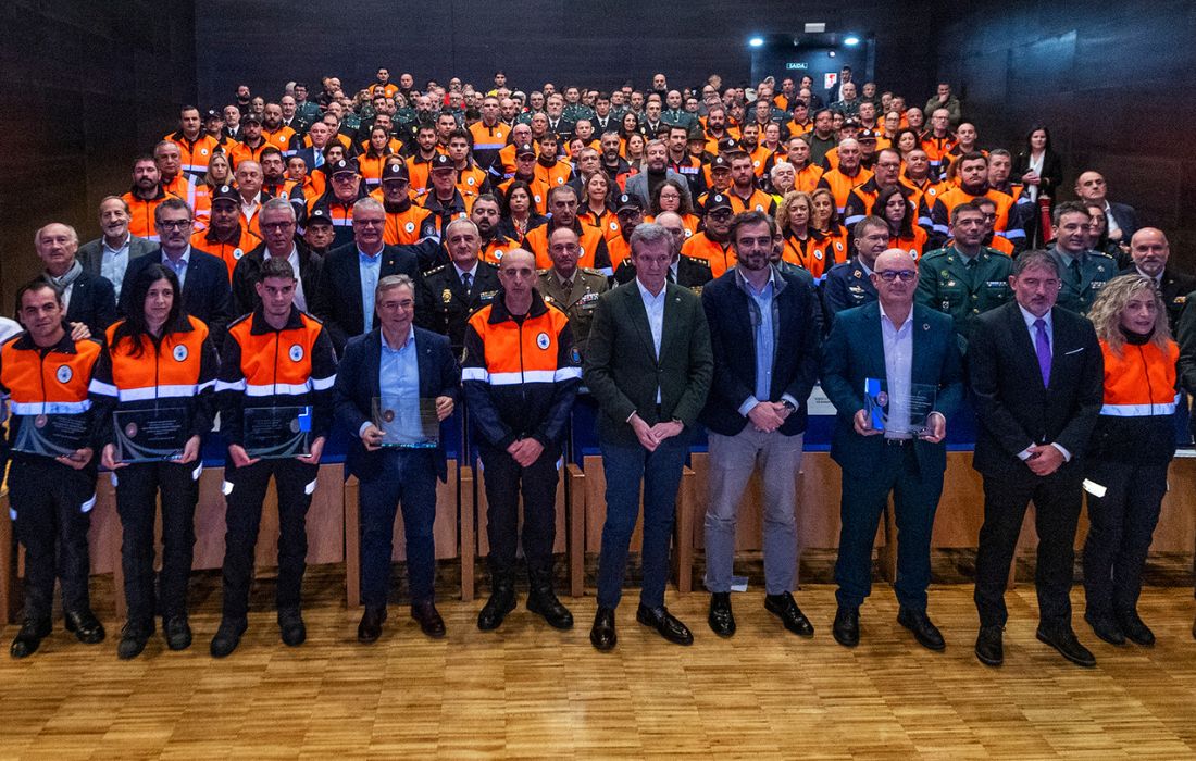 entrega-medallas-proteccion-civil-ourense