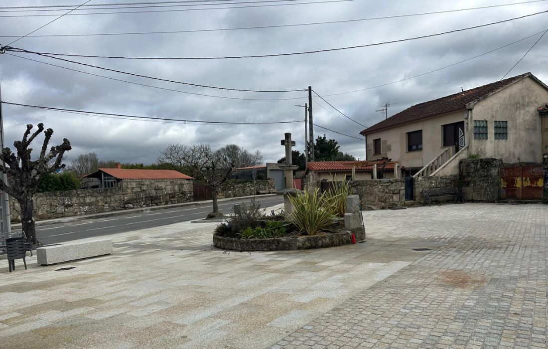 humanizacion-praza-parada-de-amoeiro