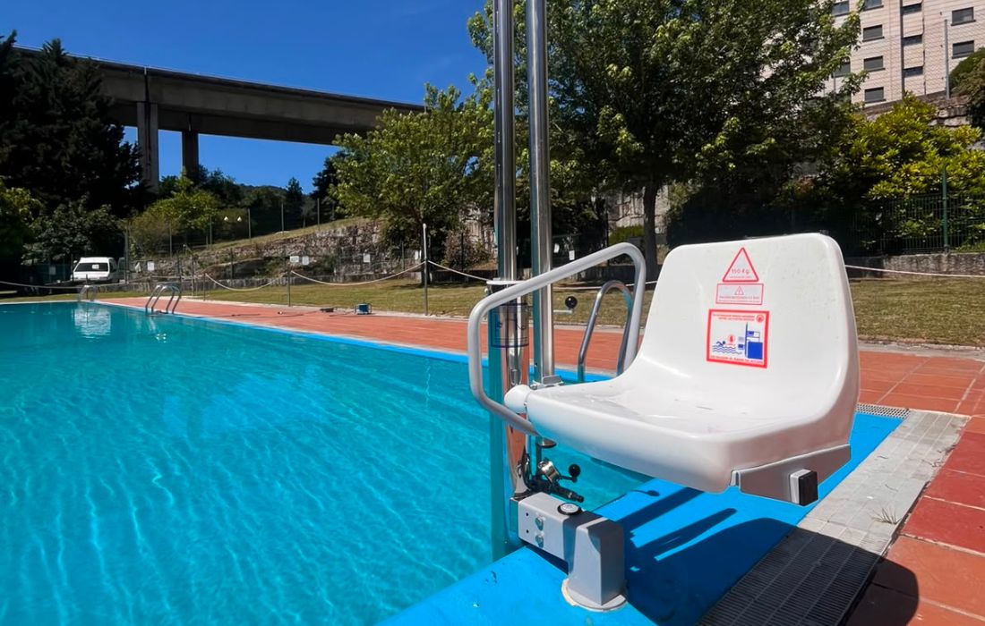 nova-cadeira-mobilidade-reducida-piscina-barbadas