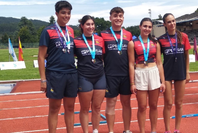 Daniel Villanueva, Blanca Pereira,  Hugo Fernández, Manuela Blanco e Leyla Villar