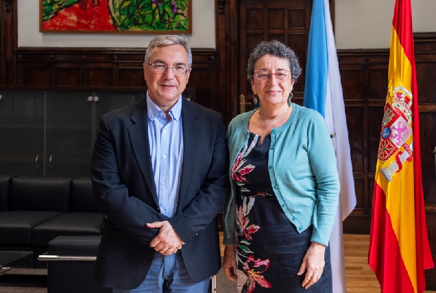 Luis Menor xunto á presidenta do Consello de Cultura Galega, Rosario Álvarez