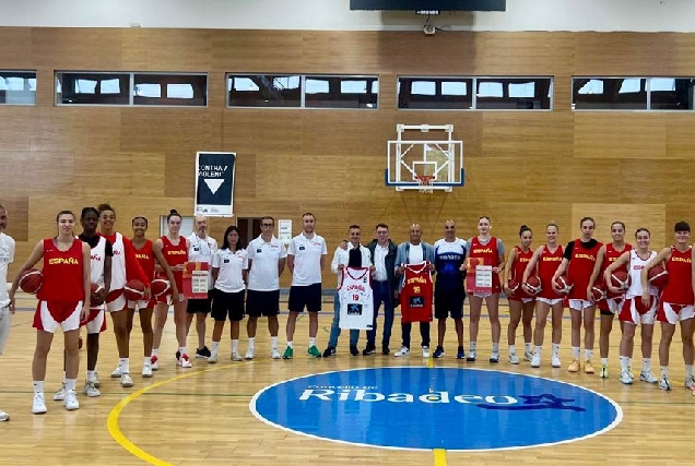 seleccion-baloncesto-femenino-en-Ribadeo