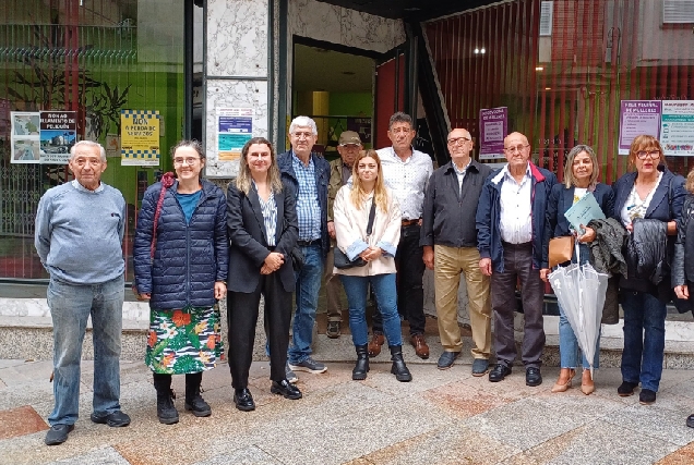 O PSOE de Ourense nun encontro coa veciñanza de Peliquín