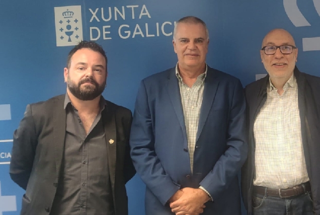 O alcalde de Barbadás, Xosé Carlos Valcárcel, o concelleiro de Emerxencias, Dani Rey, e o director xeral de Emerxencias e Interior da Xunta de Galicia, Santiago Villanueva